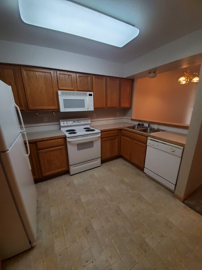 Building Photo - Charming Condo in West Point Condominiums