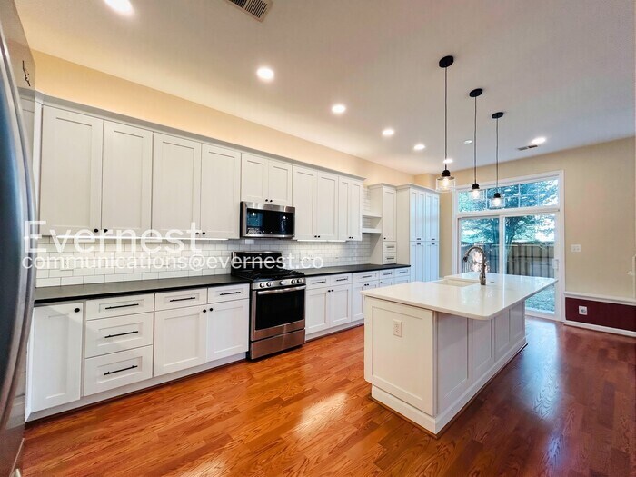 Building Photo - 8348 Middle Ruddings Dr