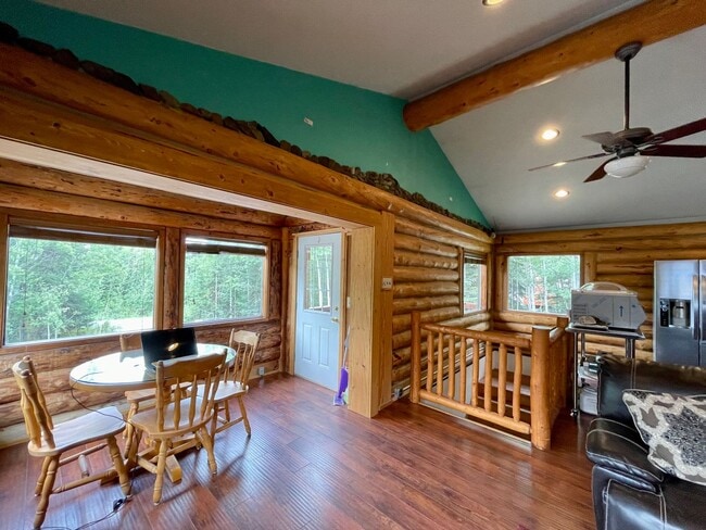 Building Photo - FURNISHED SEASONAL RENTAL