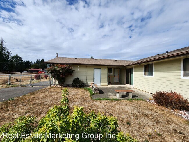 Building Photo - 3 br, 2 bath House - 2412 Eureka Ave