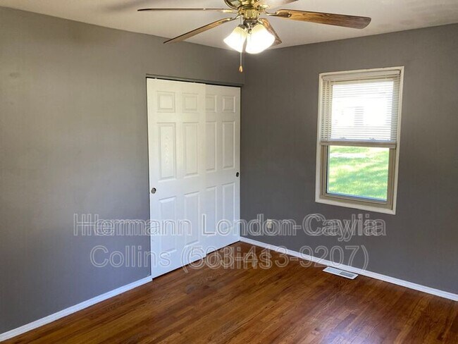 Building Photo - 2465 Hawthorne Manor Dr