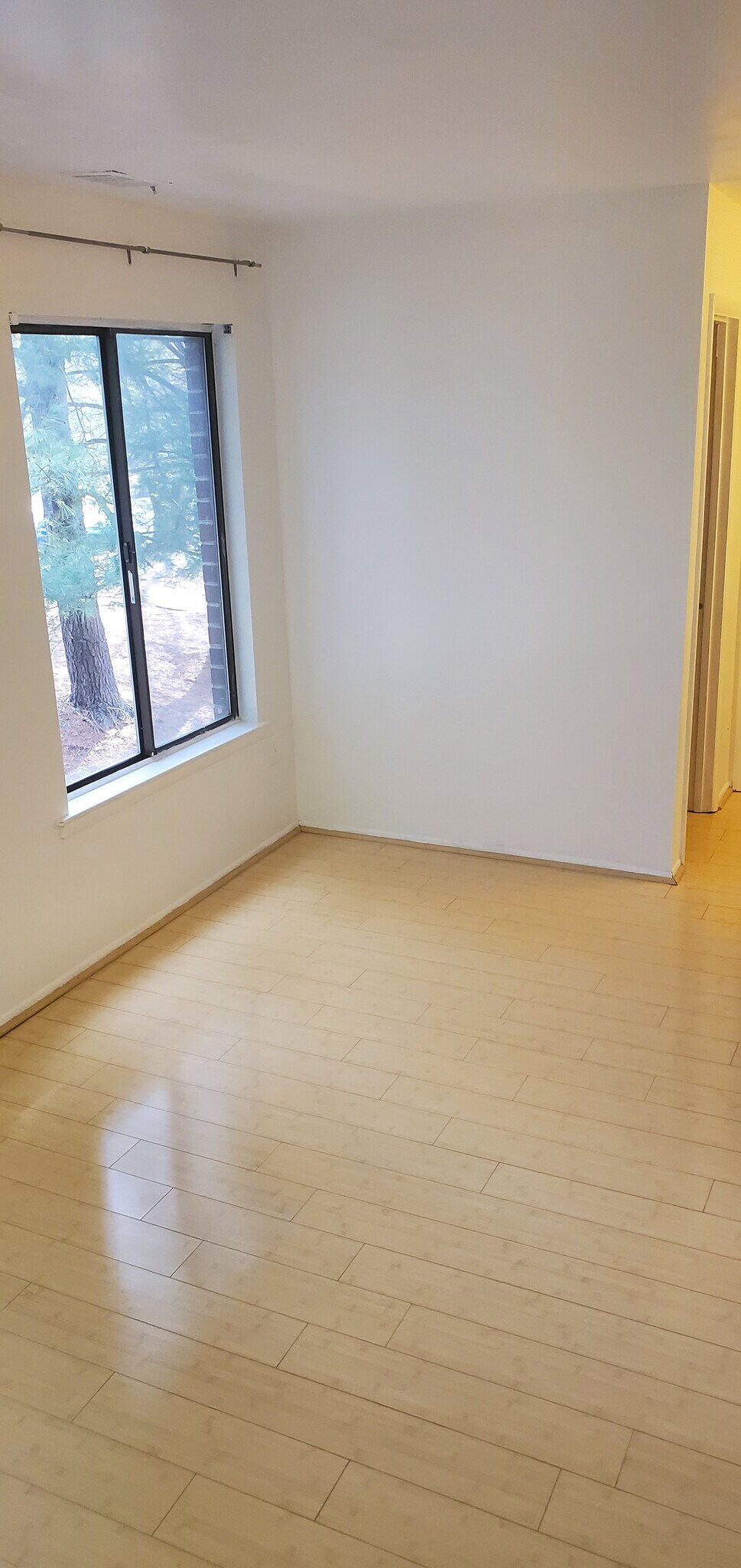 Master bedroom - 8101 Needwood Rd