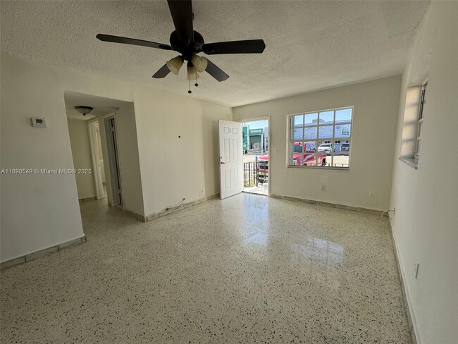 Building Photo - 945 W 23rd St