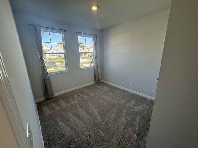 Building Photo - 511 Forsberg Ct
