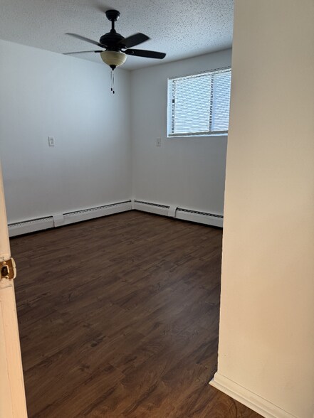 Building Photo - 310 NW Chapel Dr