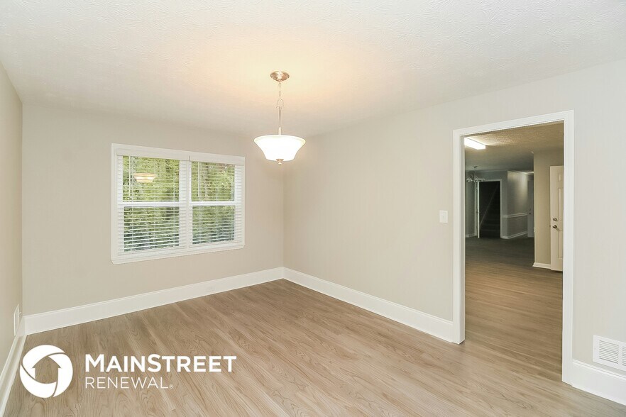 Building Photo - 5501 Reynard Trail