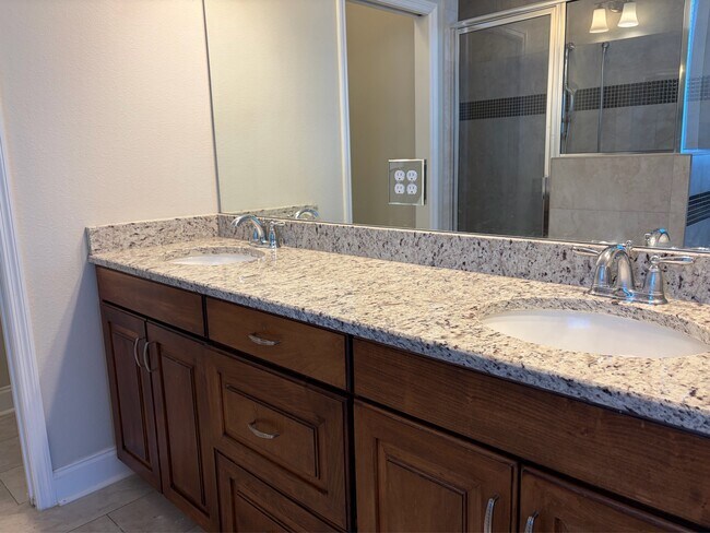 Building Photo - 5081 Bird Nest Trl