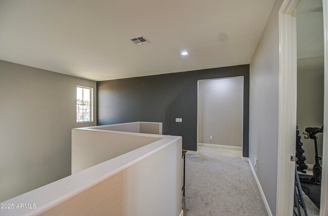 Building Photo - 3016 N Glenview