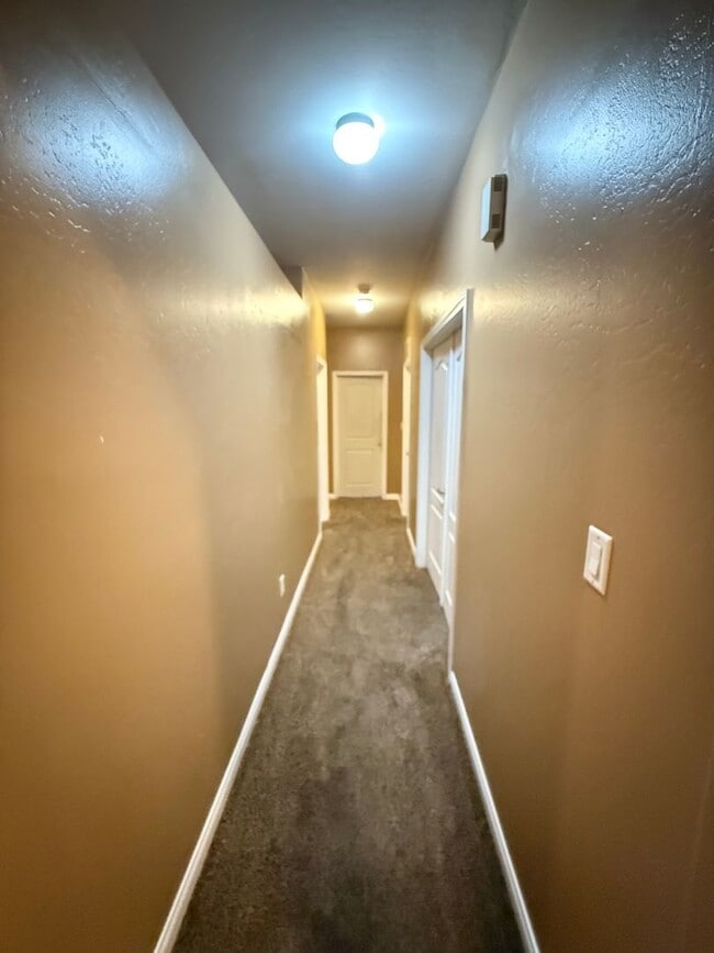 Building Photo - Spacious 4-Bedroom Home in Terra Vista