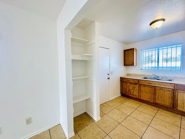 Building Photo - Alamo1185