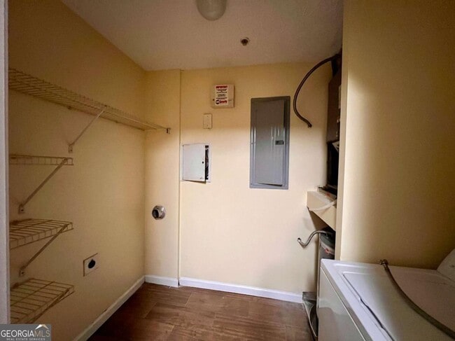 Building Photo - 14103 Fairington Ridge Cir