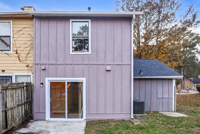 Building Photo - 8272 Canyon Forge Dr