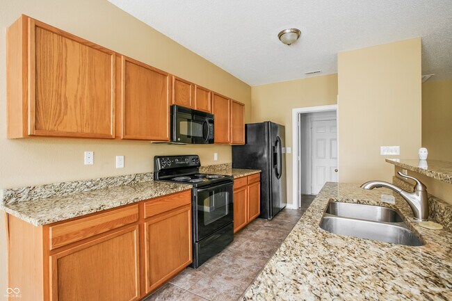 Building Photo - 11550 Long Lake Dr.