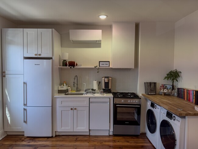 Building Photo - 1223 N Franklin St