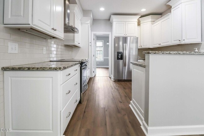 Building Photo - 301 Perry Creek Dr