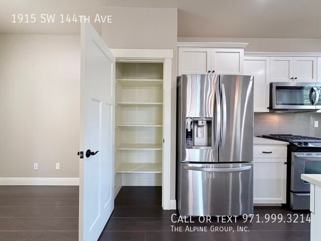 Building Photo - 1915 SW 144th Ave