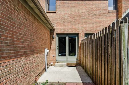 Building Photo - 4857 Dierker Rd