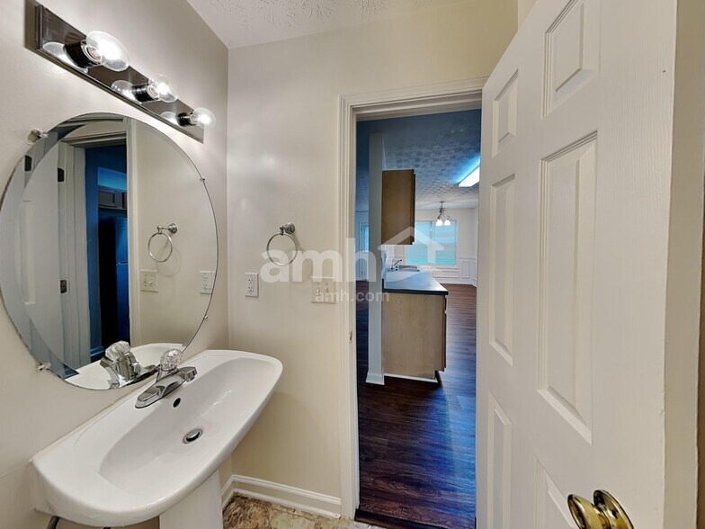 Building Photo - 659 Shadow Lakes Dr