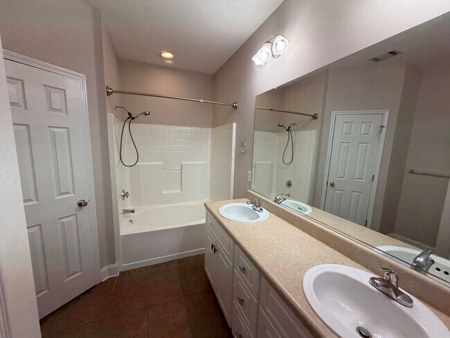 Building Photo - Townhouse in Grovetown