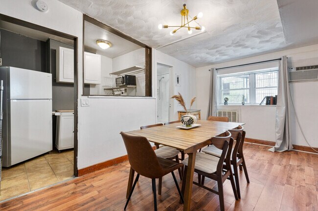 Building Photo - 247 W 29th St