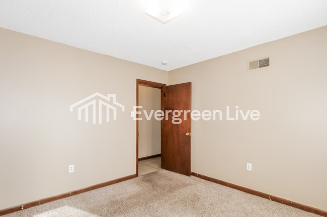 Building Photo - 8216 Shallow Glen Trail