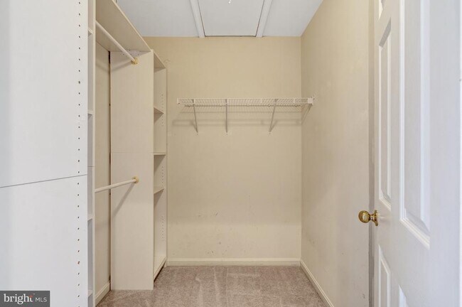 Building Photo - 6001 Alderdale Pl