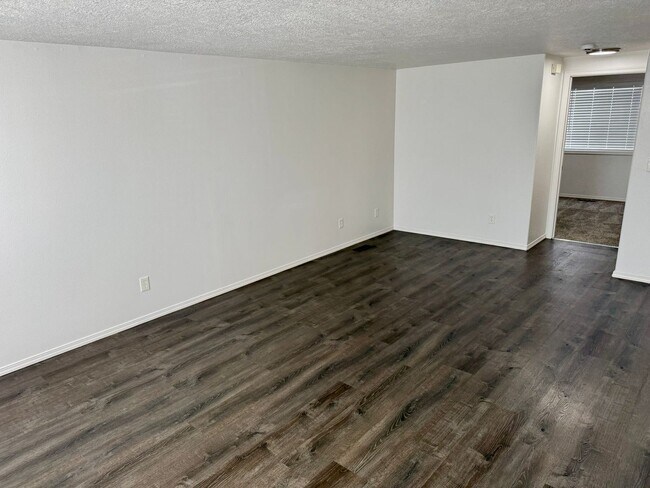Building Photo - Montavilla 2 bedroom with garage