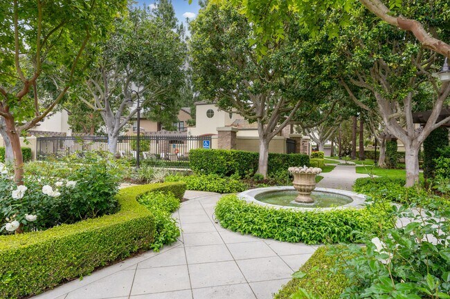 Building Photo - Newport Beach Townhome  for Lease