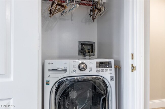 Building Photo - 30 Strada Di Villaggio