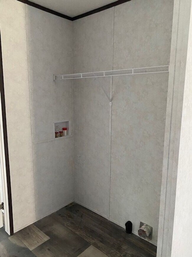 Building Photo - New 2 Bedroom Mobile Home-Denver