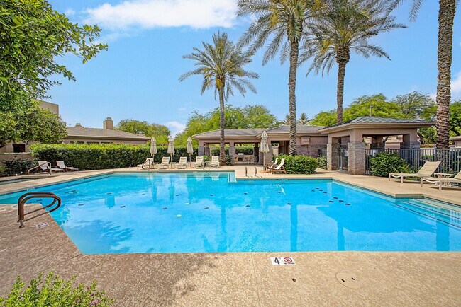 Building Photo - 7262 E Woodsage Ln