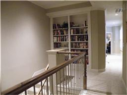 Building Photo - 1044 Memorial Village Dr