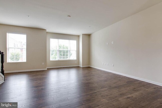 Building Photo - 1022 Linden Dr
