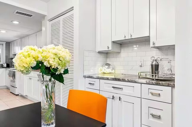 Building Photo - 3700 S Osprey Ave