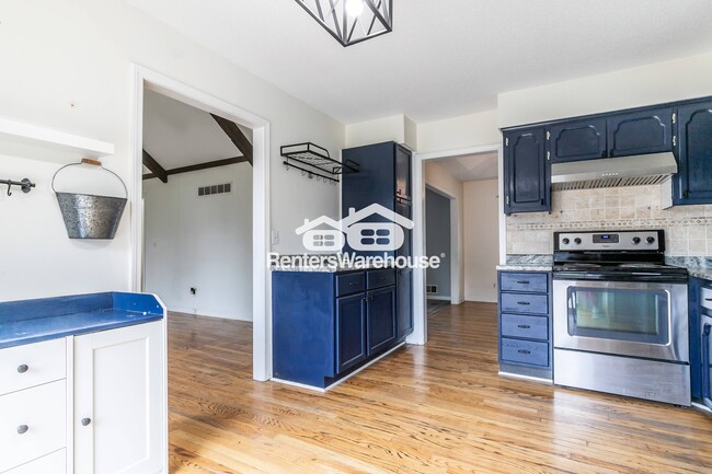 Building Photo - 2707 NE 67th Pl