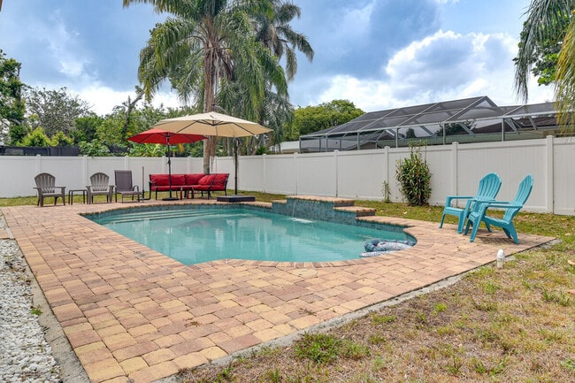 Building Photo - 2843 Meadow Wood Dr