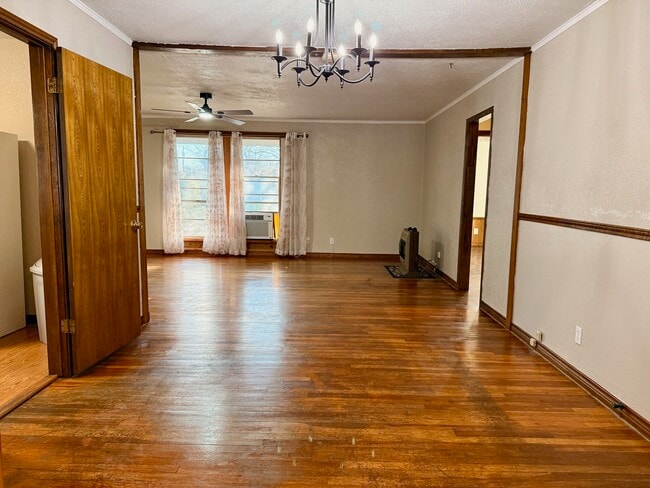 Building Photo - 1406 N 2nd St