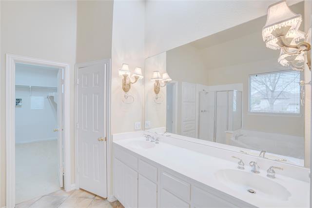 Building Photo - 2056 Stonecourt Dr