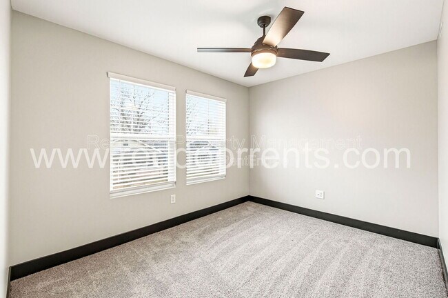 Building Photo - 416 Eastern Ave