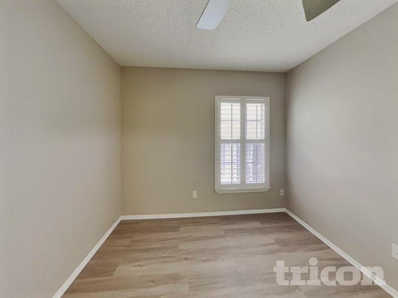 Building Photo - 10630 Satinwood Cir