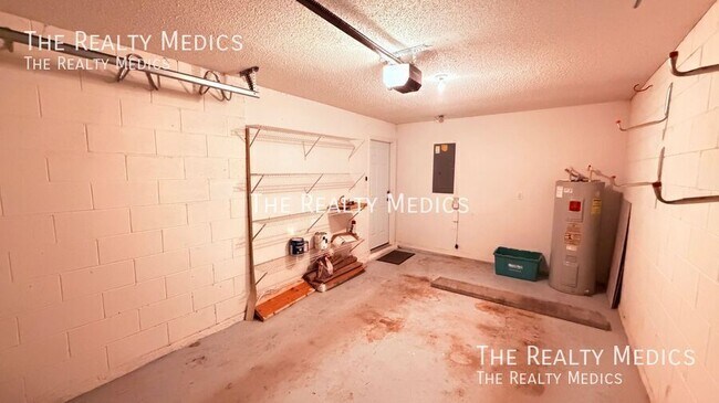 Building Photo - 13054 Lexington Summit St