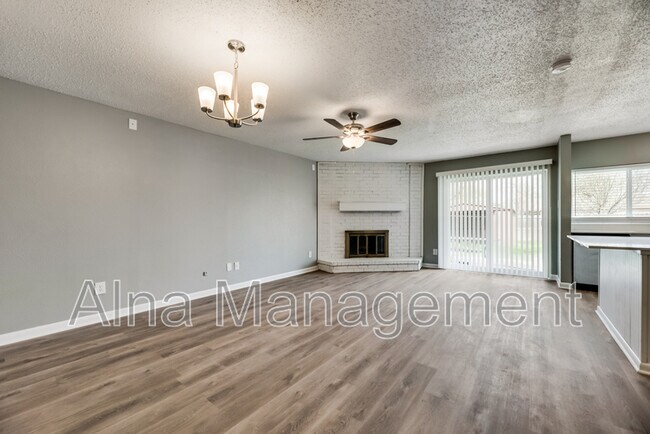 Building Photo - 1609 Whiteoak Dr