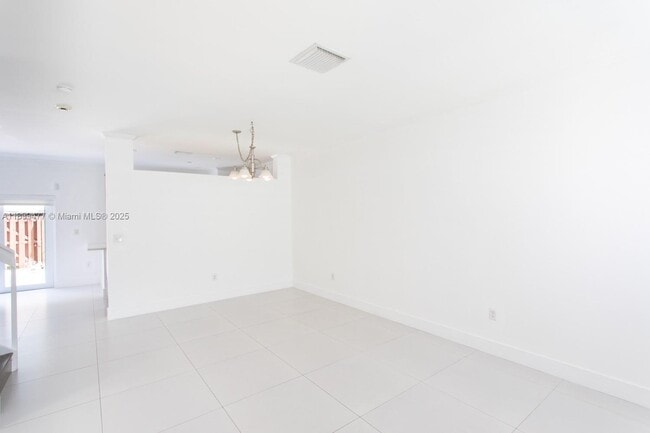 Building Photo - 14219 SW 126th Pl