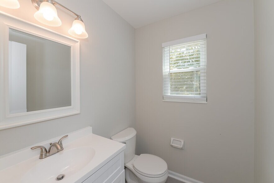 Building Photo - 520 Spring Garden Ct
