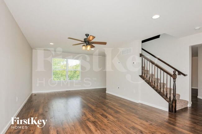 Building Photo - 1684 Woods Mill Dr