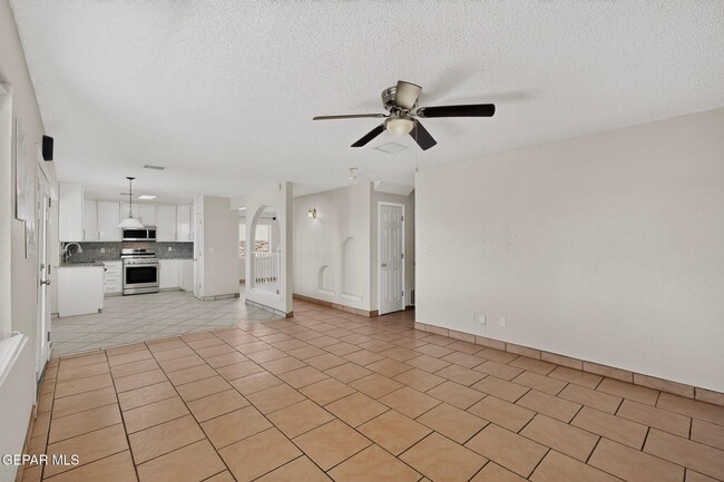 Building Photo - 14224 Desert Ash Dr