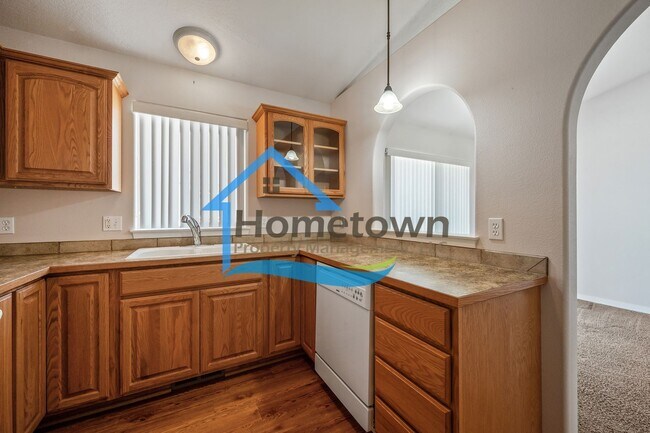 Building Photo - 3 Bedroom, 2 Bathroom Home, with Attached 2 Car Garage Available in Coeur d'Alene!