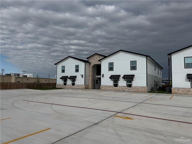 Building Photo - 13 Ragland Rd