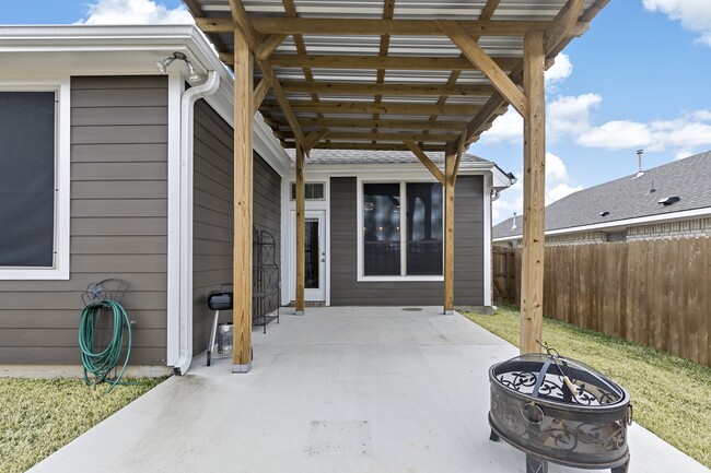 Building Photo - 15010 Windy Meadow Ln