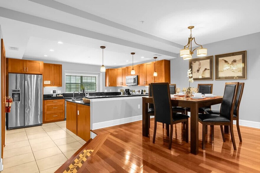 Building Photo - 14590 Damai Ln